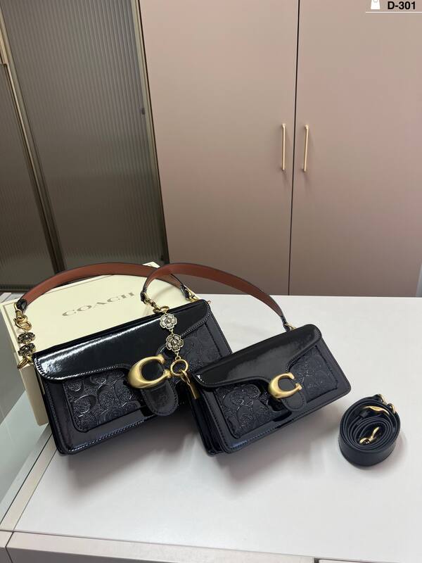 Coach Pink shoulder bag — AAA Quality Replica