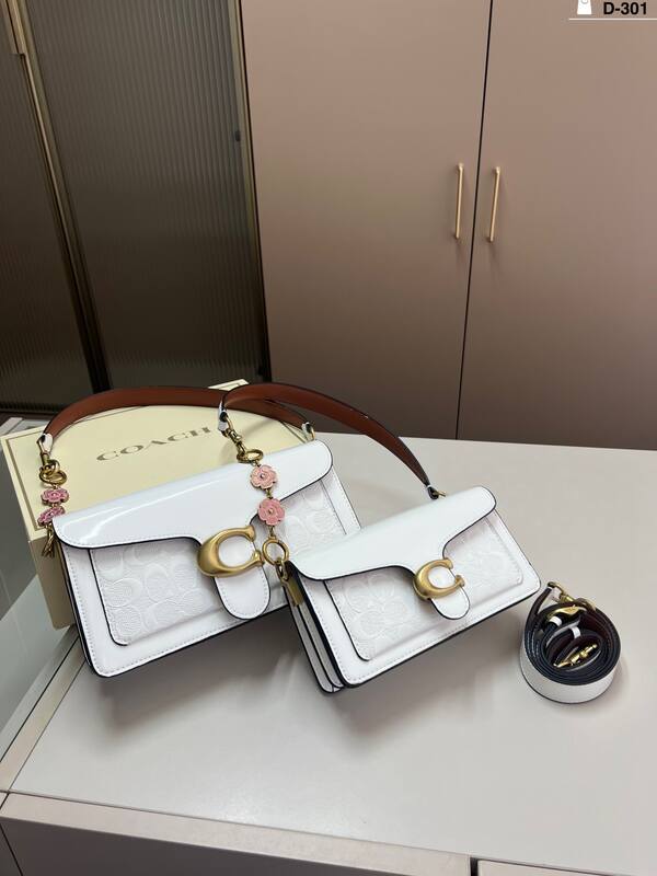 Coach Pink shoulder bag — AAA Quality Replica