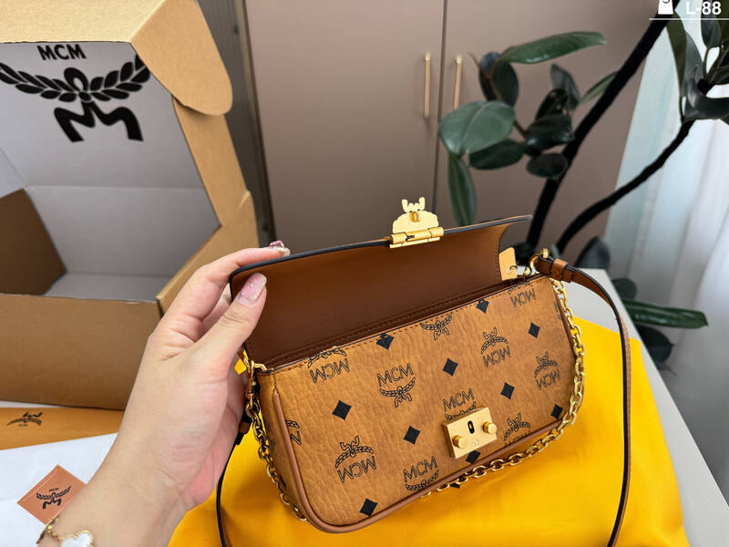 MCM Monogram 25x18x10cm shoulder bag — AAA Quality Replica