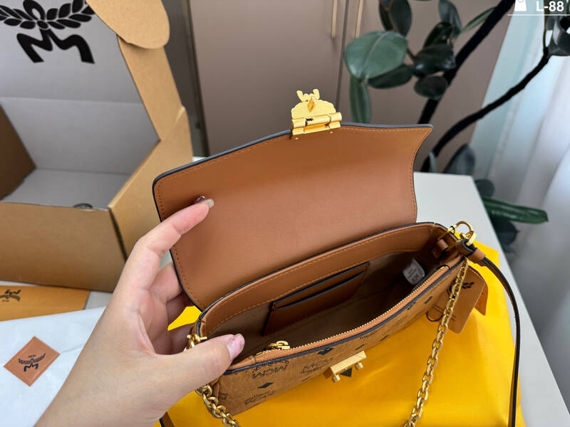 MCM Monogram 25x18x10cm shoulder bag — AAA Quality Replica
