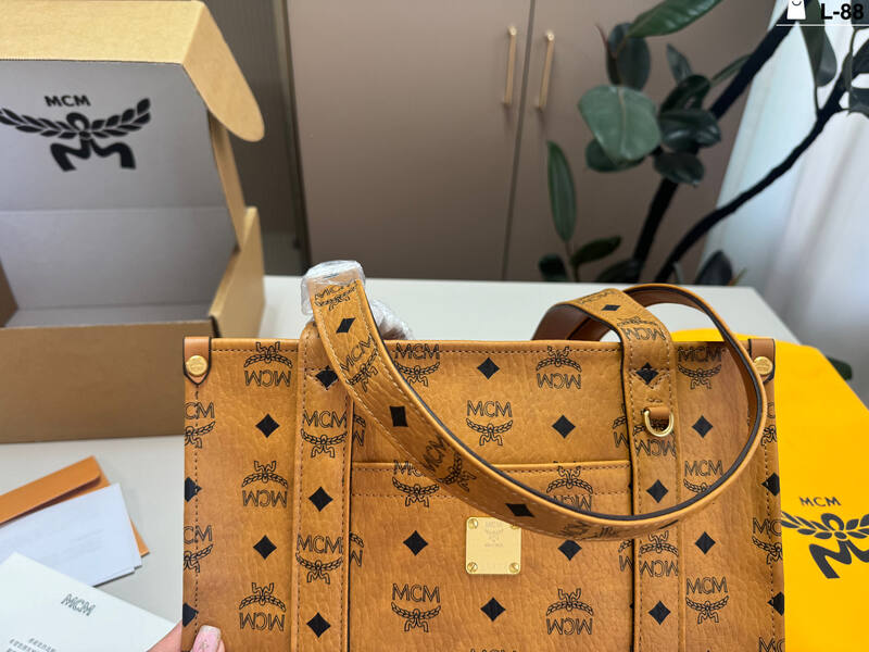 MCM Visetos shoulder bag — Premium Replica