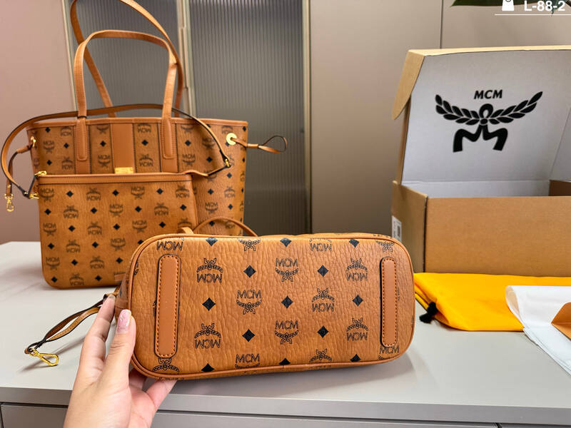 MCM Monogram 25x18x10cm shoulder bag — Top Quality Replica