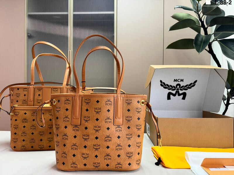 MCM Monogram 25x18x10cm shoulder bag — Top Quality Replica