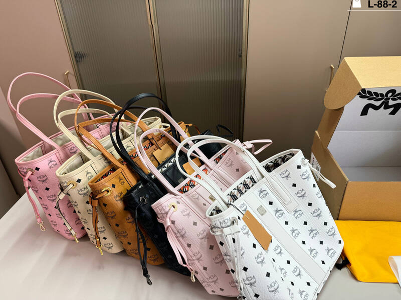MCM Monogram 25x18x10cm shoulder bag — Top Quality Replica