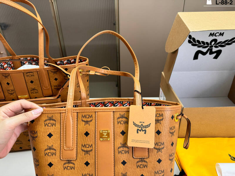 MCM Monogram 25x18x10cm shoulder bag — Top Quality Replica