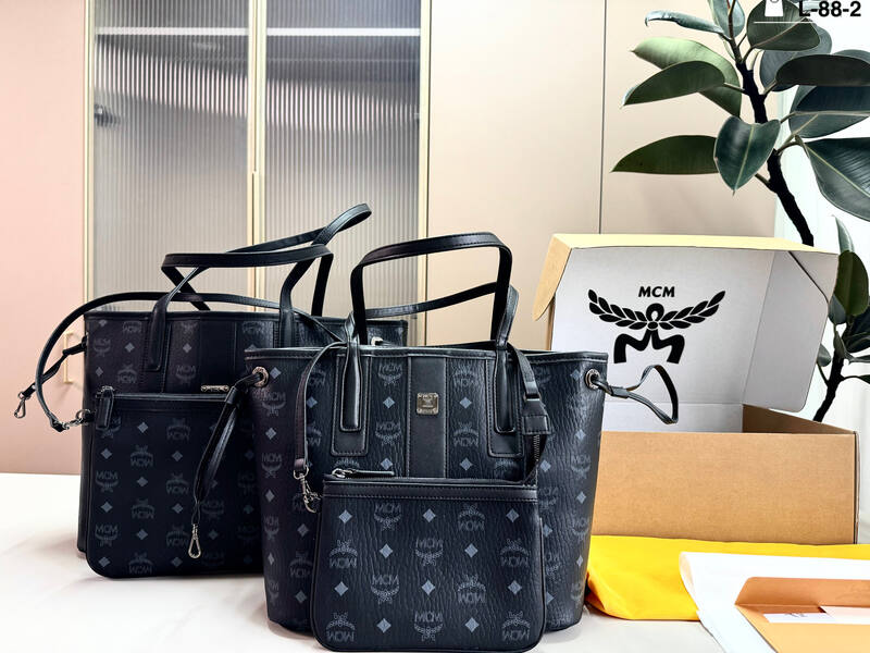 MCM Toni Visetos shoulder bag — AAA Quality Replica