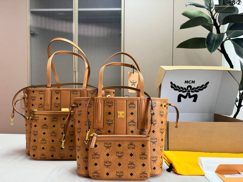 MCM Toni Visetos shoulder bag — AAA Quality Replica