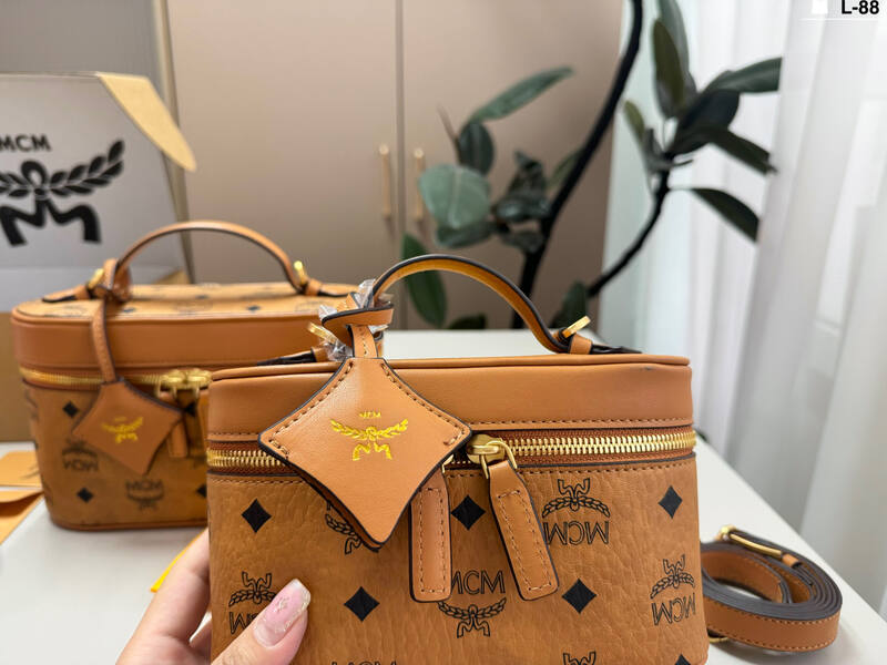MCM Visetos 25x18x10cm shoulder bag — Premium Replica