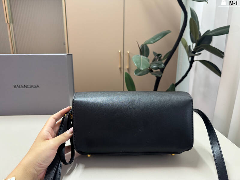 Balenciaga Black shoulder bag — AAA Quality Replica