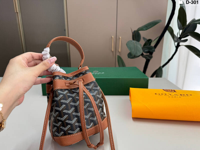 Goyard Red shoulder bag — 1:1 Replica
