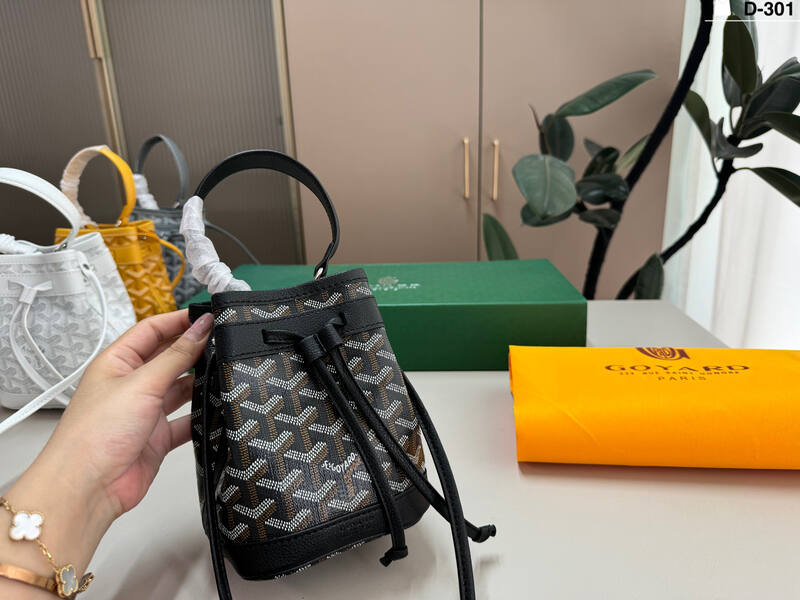 Goyard Red shoulder bag — 1:1 Replica