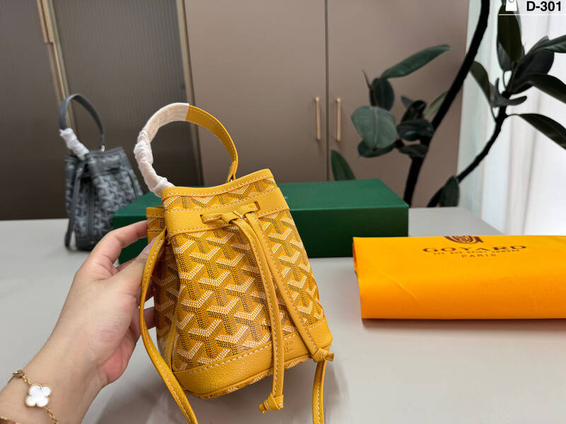 Goyard Red shoulder bag — 1:1 Replica