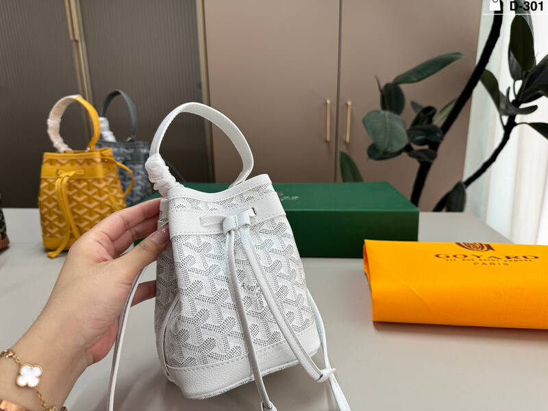 Goyard Red shoulder bag — 1:1 Replica