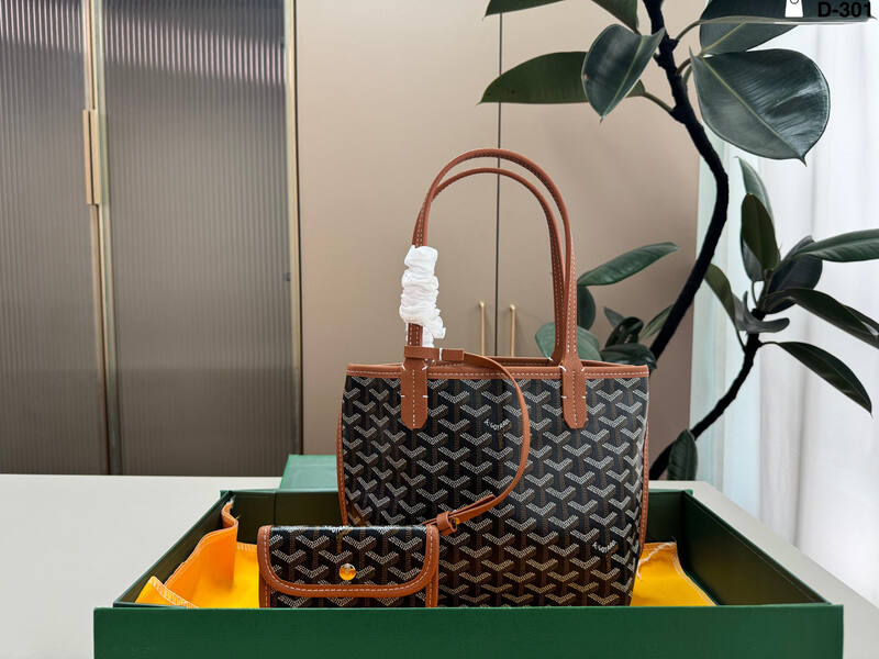 Goyard Brown shoulder bag — 1:1 Replica