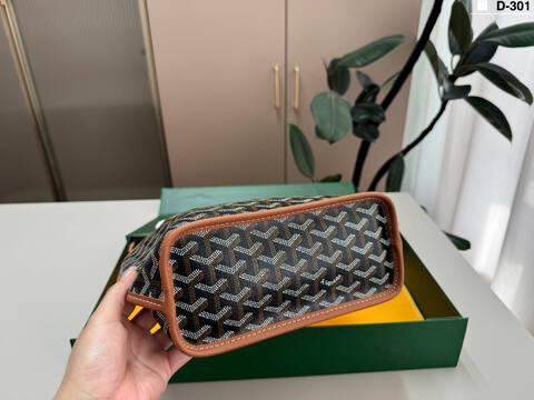 Goyard Brown 18x12cm shoulder bag 1 1 Replica