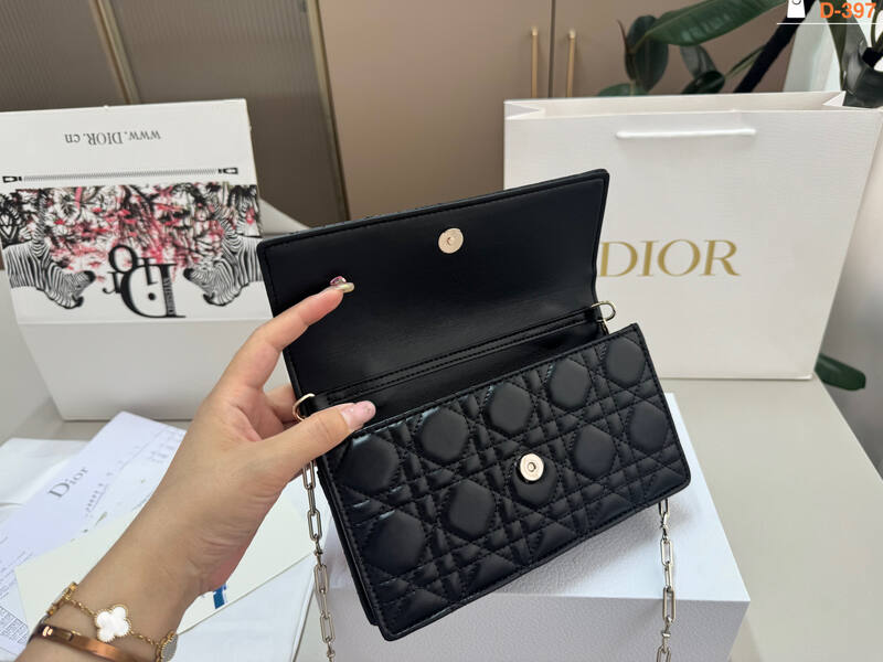 Dior Black shoulder — AAA Quality Replica