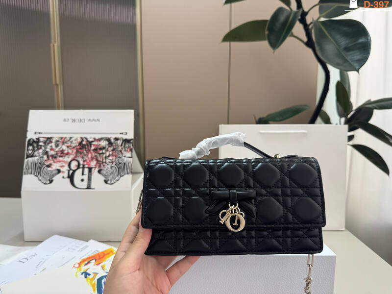 Dior Black shoulder — AAA Quality Replica