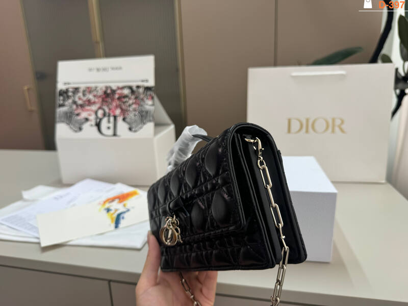 Dior Black shoulder — AAA Quality Replica