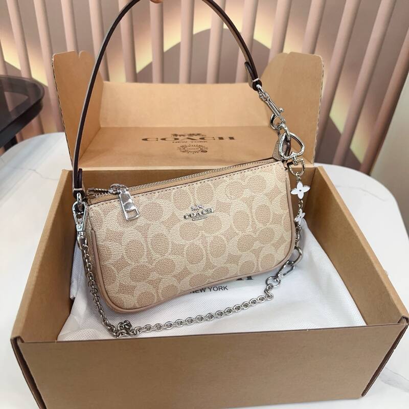 Coach Monogram shoulder bag — Premium Replica