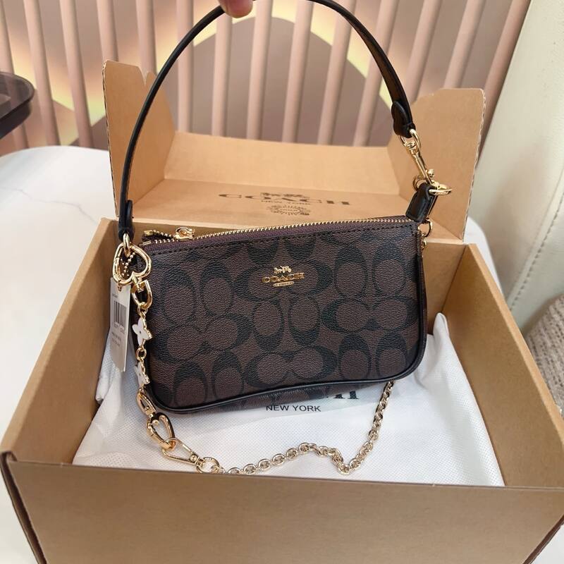 Coach Monogram shoulder bag — Premium Replica