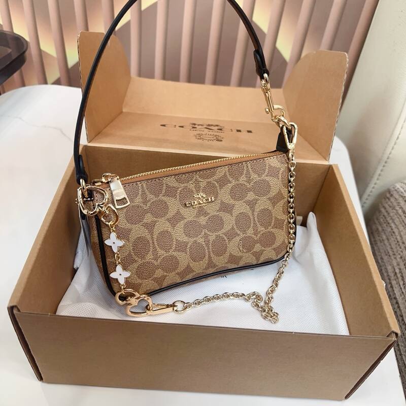 Coach Monogram shoulder bag — Premium Replica
