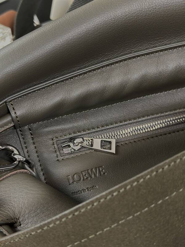 Loewe shoulder bag — AAA Quality Replica