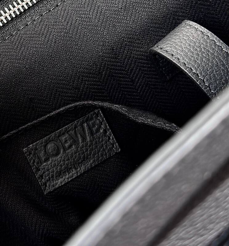 Loewe Black shoulder bag — Premium Replica