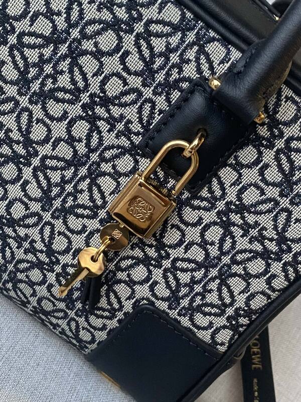 Loewe Black 25x18x10cm shoulder bag — 1:1 Replica
