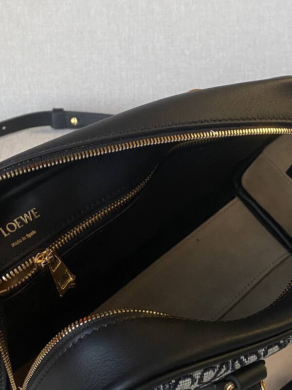 Loewe Black 25x18x10cm shoulder bag — 1:1 Replica