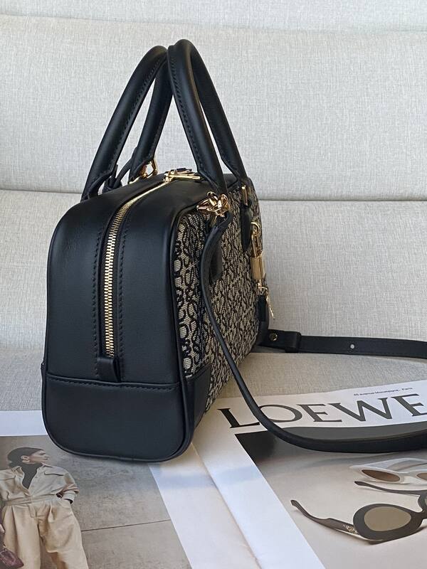 Loewe Black 25x18x10cm shoulder bag — 1:1 Replica