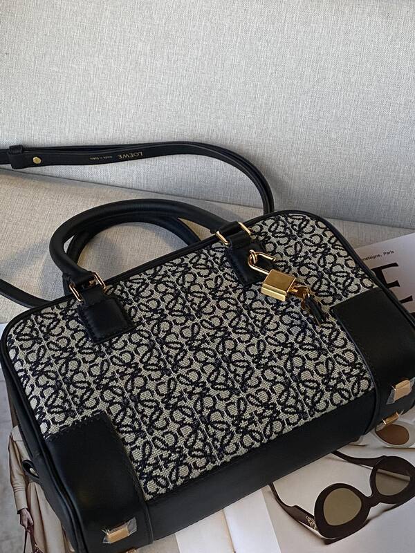 Loewe Black 25x18x10cm shoulder bag — 1:1 Replica