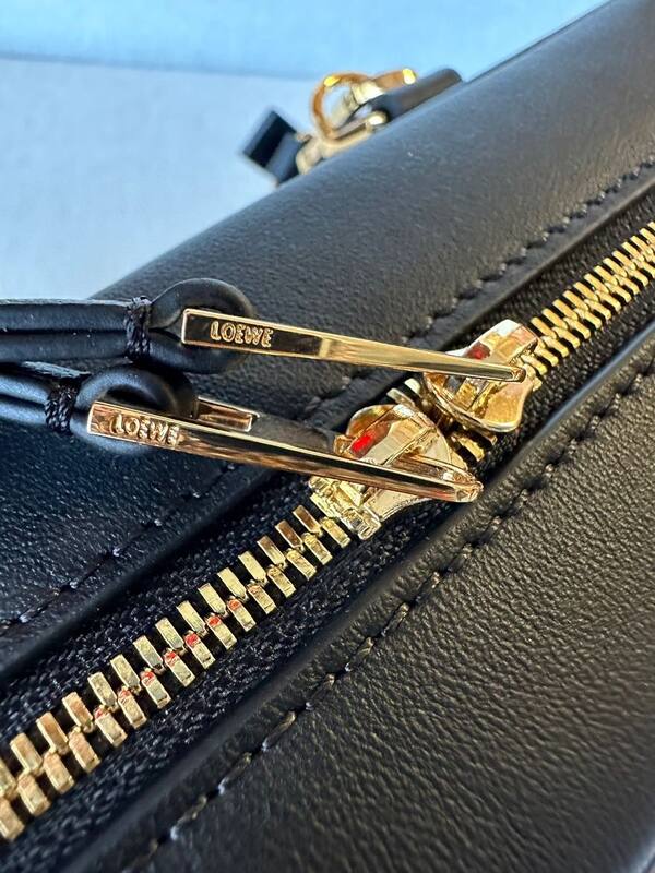 Loewe Black 25x18x10cm shoulder bag — 1:1 Replica
