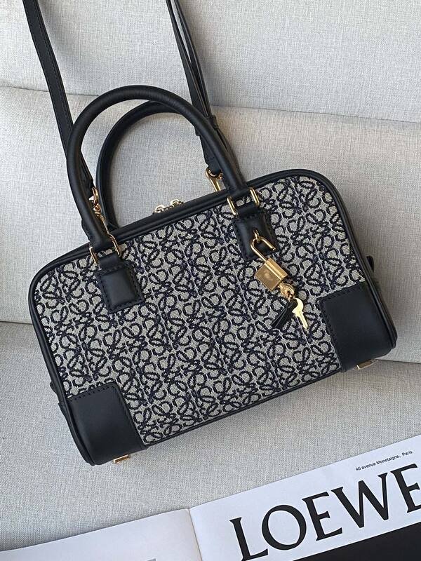 Loewe Black 25x18x10cm shoulder bag — 1:1 Replica