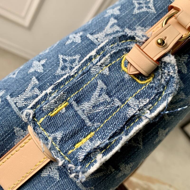 Louis Vuitton M28107 Blue Denim Monogram 16 x crossbody — Premium Replica