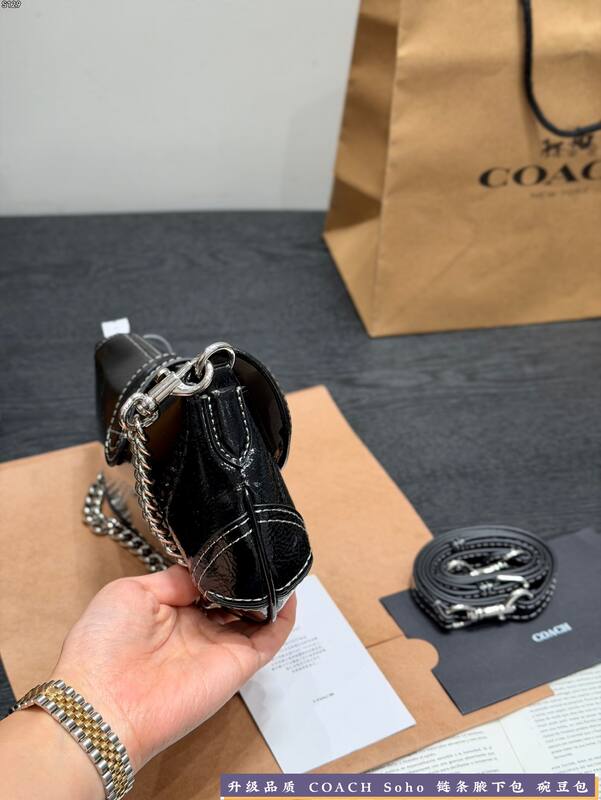 Coach Black shoulder bag — 1:1 Replica