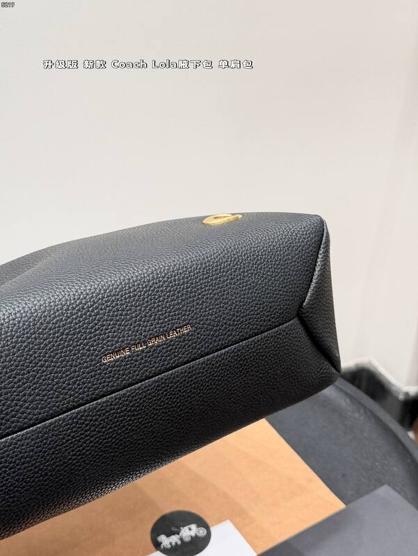Coach Black shoulder bag — AAA Quality Replica