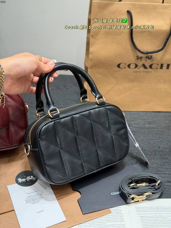 Coach Lambskin 25x18x10cm shoulder bag — Top Quality Replica