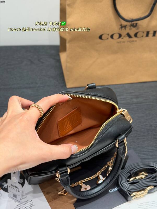 Coach Lambskin 25x18x10cm shoulder bag — Top Quality Replica