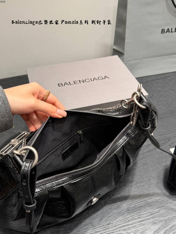 Balenciaga Black shoulder bag — 1:1 Replica