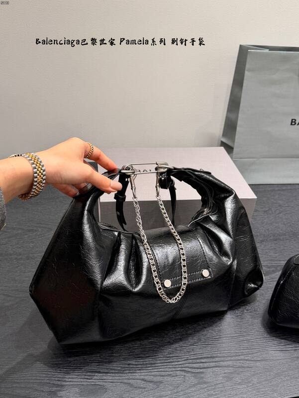 Balenciaga Black shoulder bag — 1:1 Replica