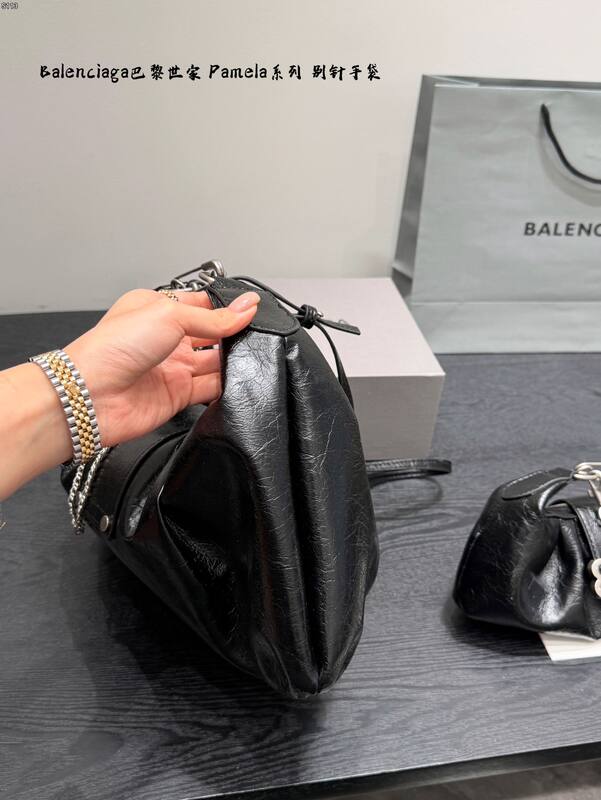 Balenciaga Black shoulder bag — 1:1 Replica