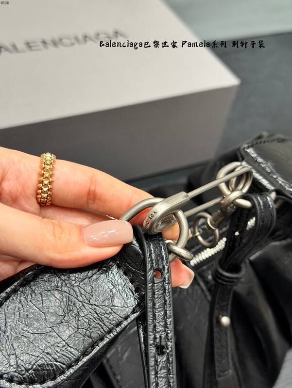 Balenciaga Black shoulder bag — 1:1 Replica