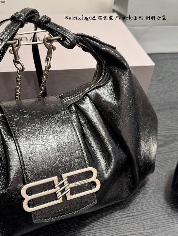 Balenciaga Black shoulder bag — 1:1 Replica