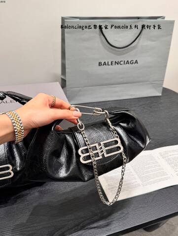 Balenciaga Black shoulder bag 1 1 Replica