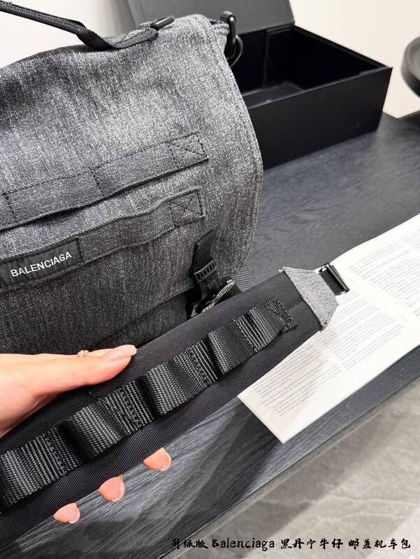 Balenciaga Black shoulder bag — Top Quality Replica