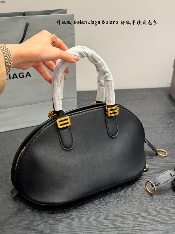 Balenciaga Black shoulder bag — 1:1 Replica