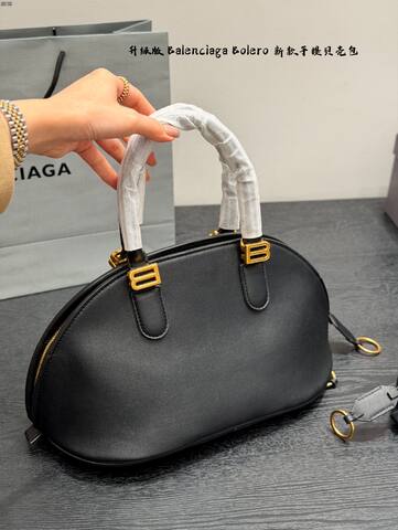 Balenciaga Black shoulder bag 1 1 Replica
