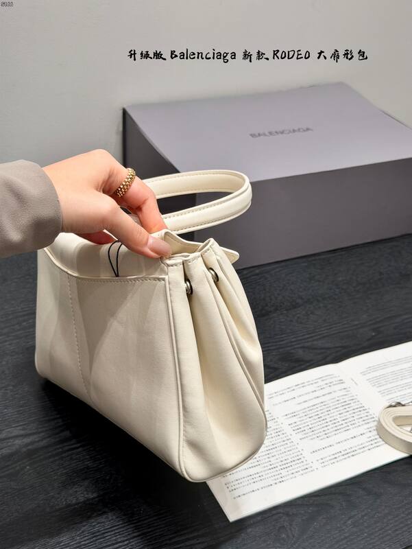 Balenciaga Rodeo White 22*15cm shoulder — 1:1 Replica