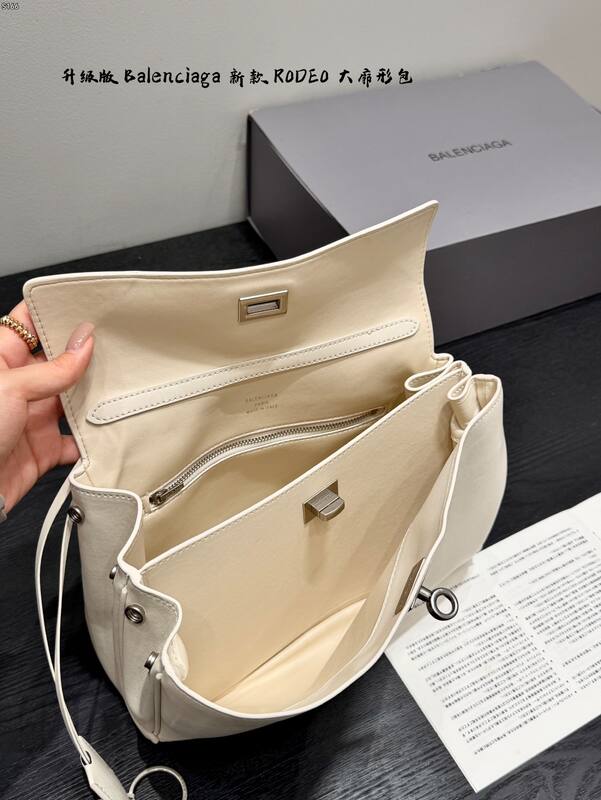 Balenciaga Rodeo White 22*15cm shoulder — 1:1 Replica