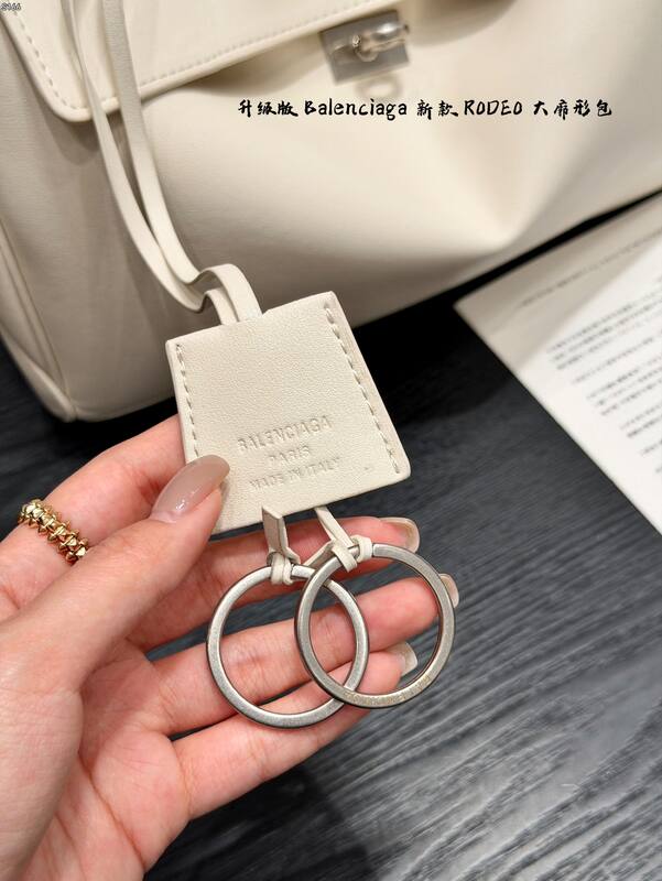 Balenciaga Rodeo White 22*15cm shoulder — 1:1 Replica